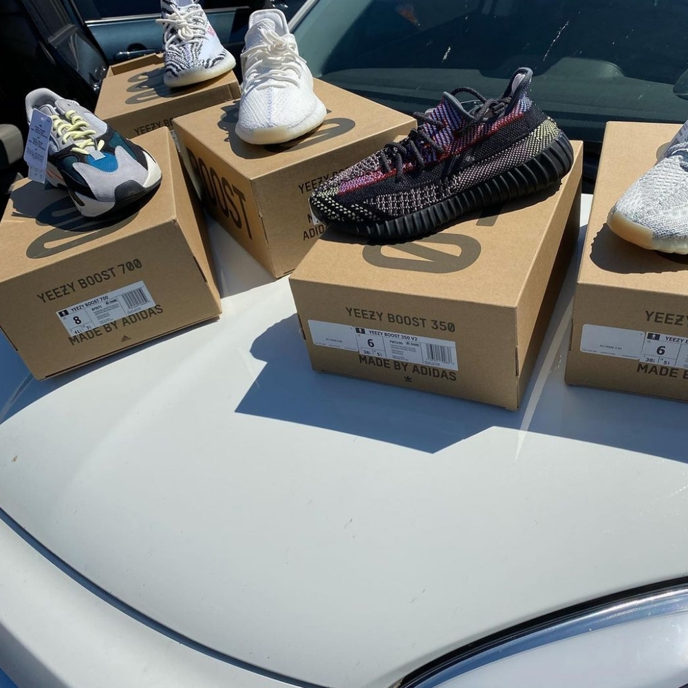 Yeezys Yecheli